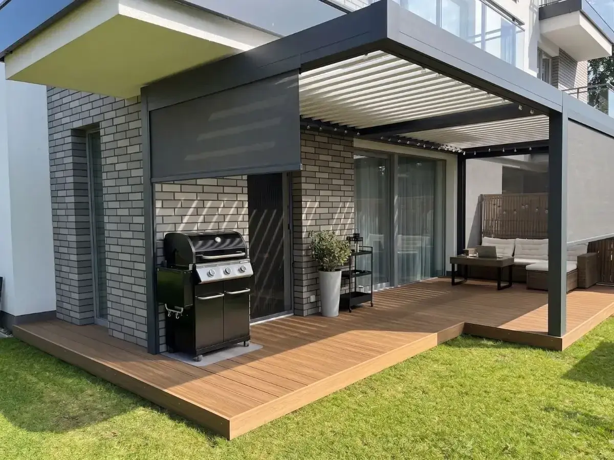 Pergola aluminiowa Warszawa — realizacja 1 Realizacja montażu pergoli aluminiowej Warszawa — projekt nr 1 Tarasy Wesoła