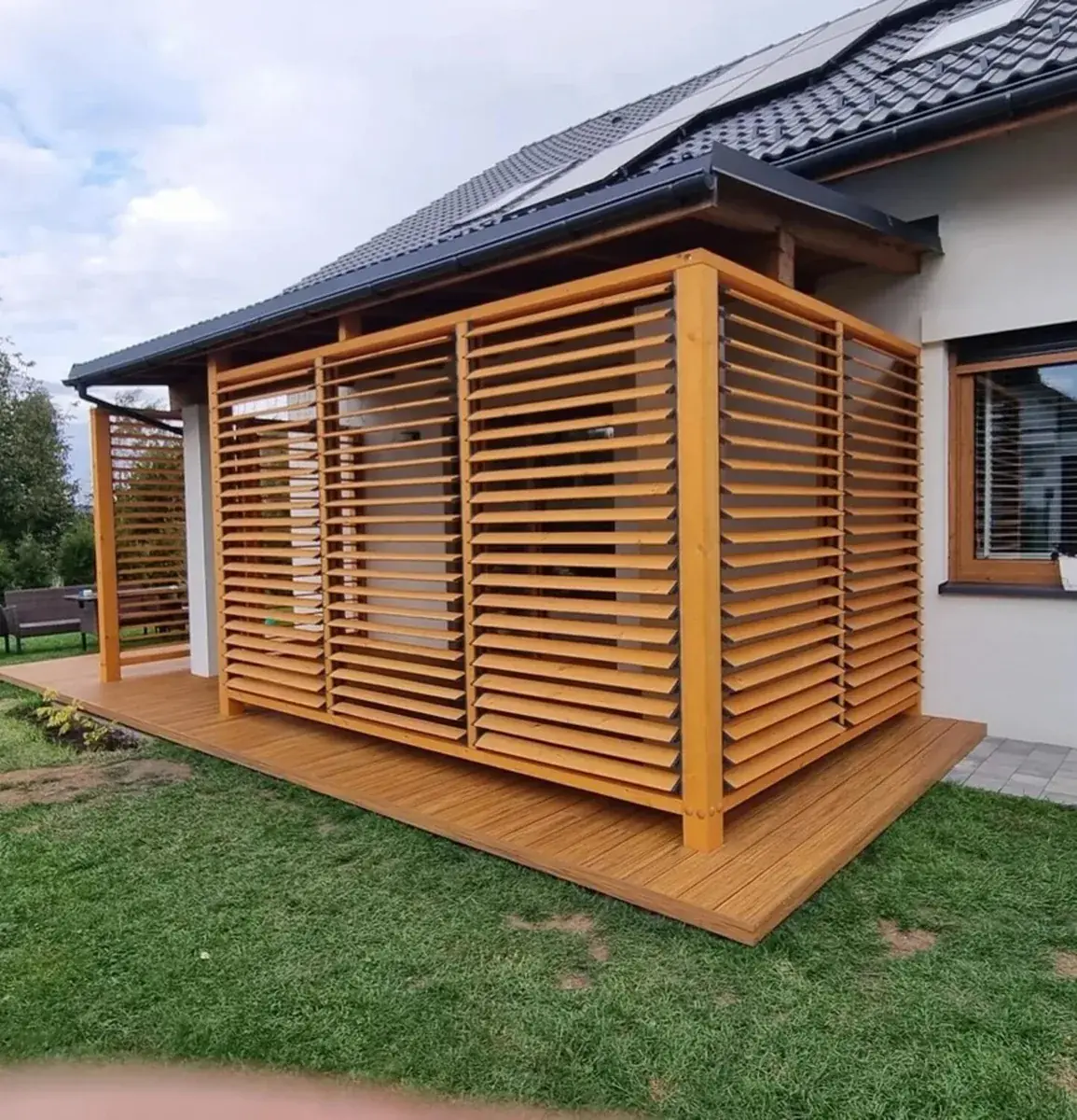 Pergola aluminiowa Warszawa — realizacja 8 Realizacja montażu pergoli aluminiowej Warszawa — projekt nr 8 Tarasy Wesoła