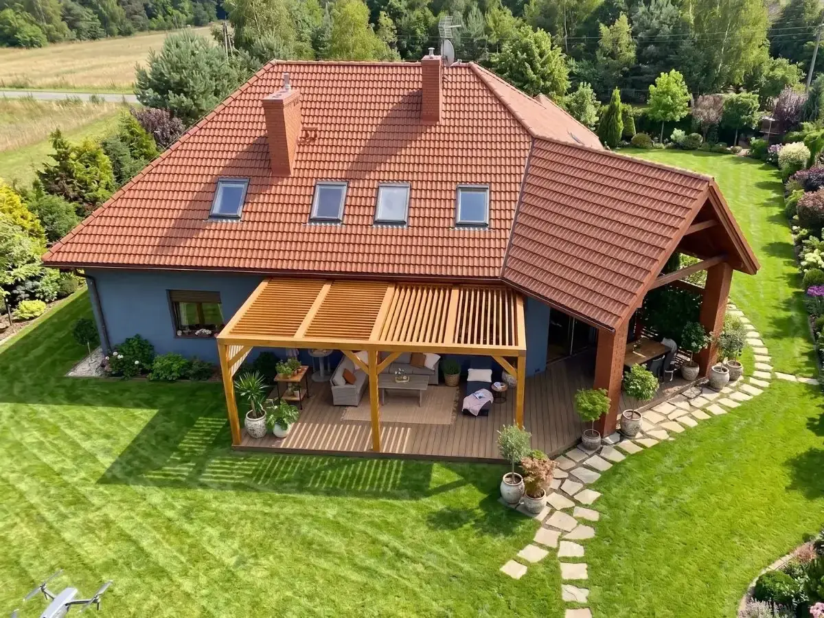 Pergola tarasowa Warszawa — realizacja 2 Realizacja pergoli tarasowej Warszawa — projekt nr 2 Tarasy Wesoła