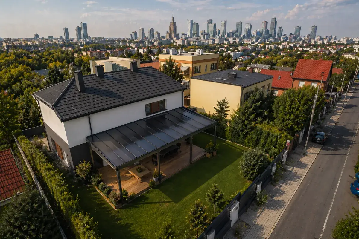Zadaszenie tarasu Warszawa — realizacja 10 Realizacja zadaszenia tarasu Warszawa — projekt nr 10 Tarasy Wesoła